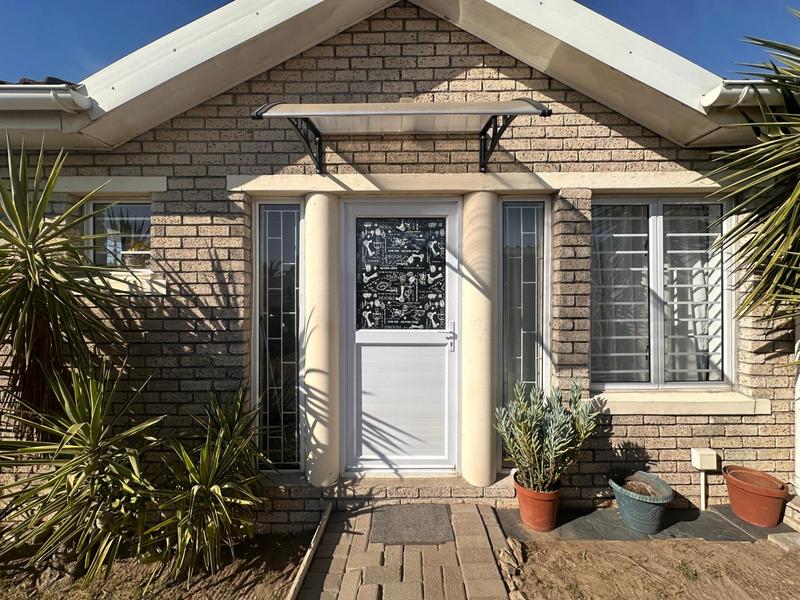 2 Bedroom Property for Sale in Oakglen Western Cape